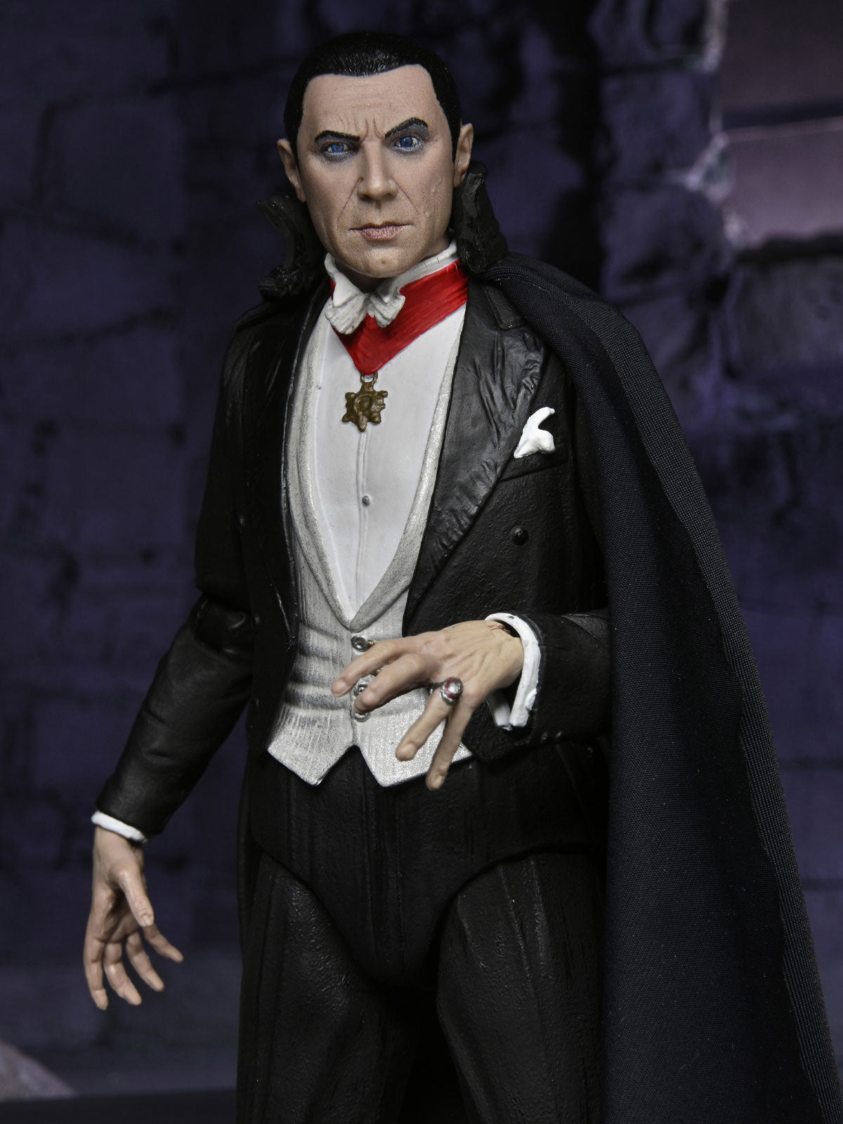 BUY DRACULA - UNIVERSAL MONSTERS 7" ACTION FIGURE | NECA ONLINE AU