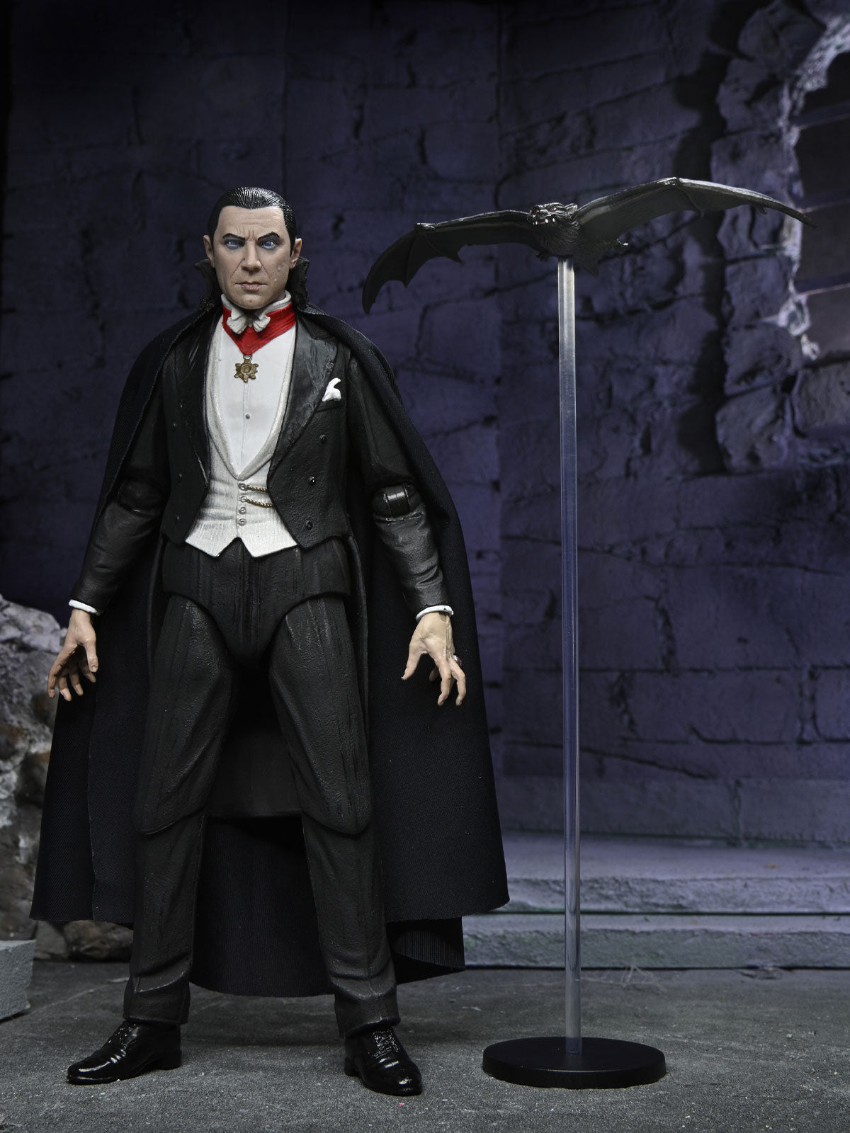 BUY DRACULA - UNIVERSAL MONSTERS 7" ACTION FIGURE | NECA ONLINE AU