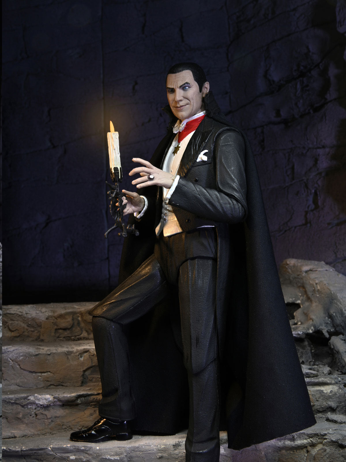 BUY DRACULA - UNIVERSAL MONSTERS 7" ACTION FIGURE | NECA ONLINE AU