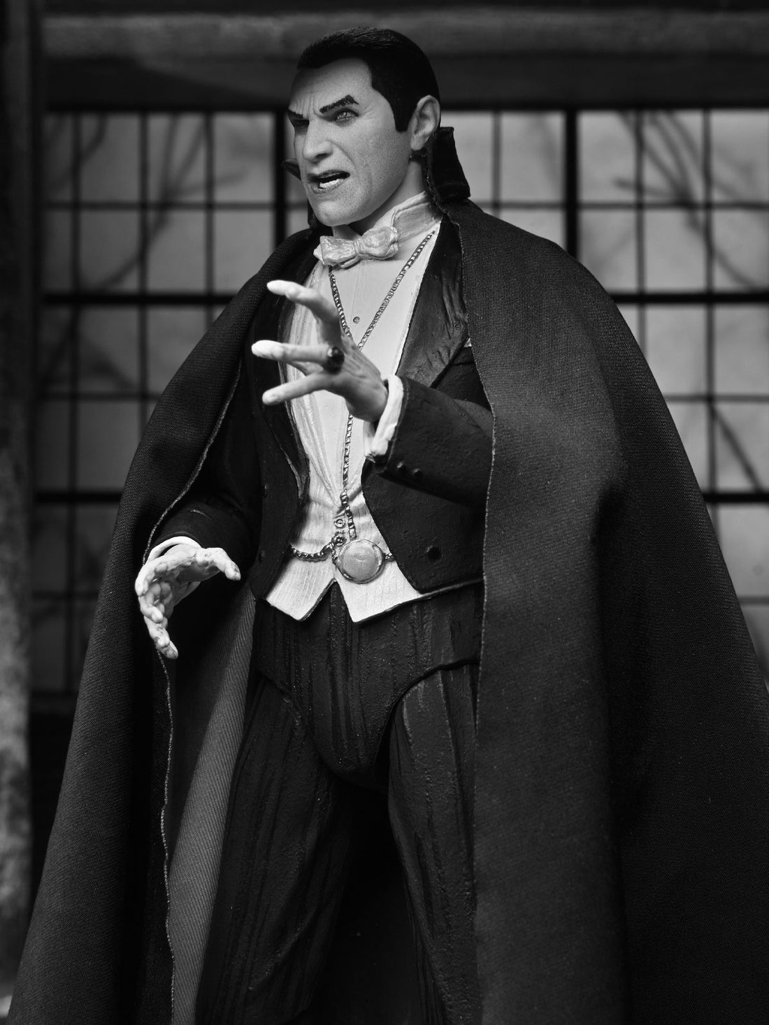 BUY DRACULA (CARFAX ABBEY) UNIVERSAL MONSTERS 7" ACTION FIGURE | NECA ONLINE AU