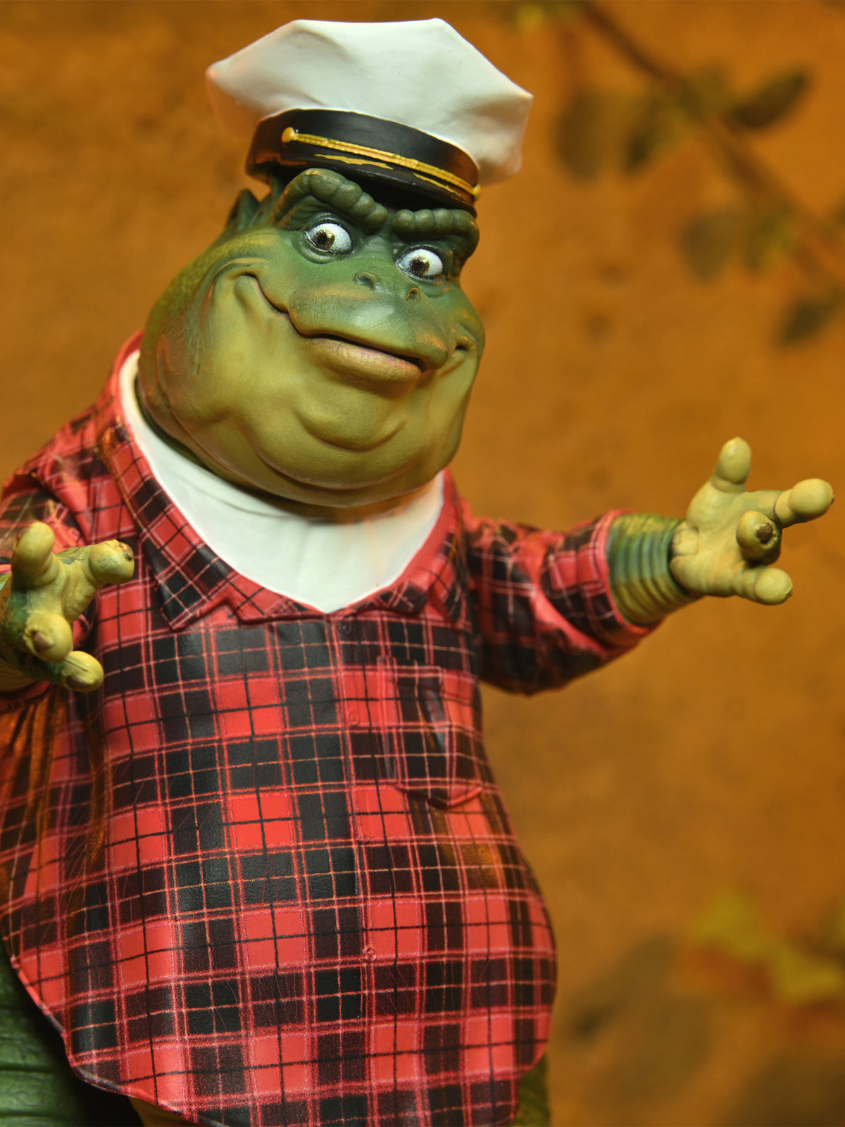 BUY NOW - DINOSAURS - ULTIMATE EARL SINCLAIR 7" SCALE ACTION FIGURE | NECA ONLINE
