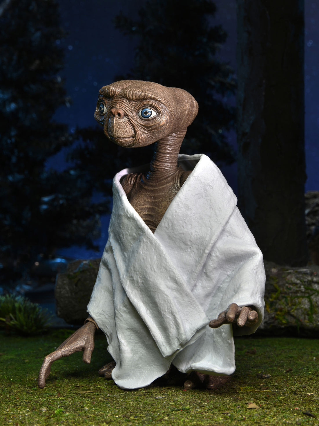 BUY E.T. ULTIMATE 40TH ANNIVERSARY - 7" ACTION FIGURE | NECA ONLINE AU