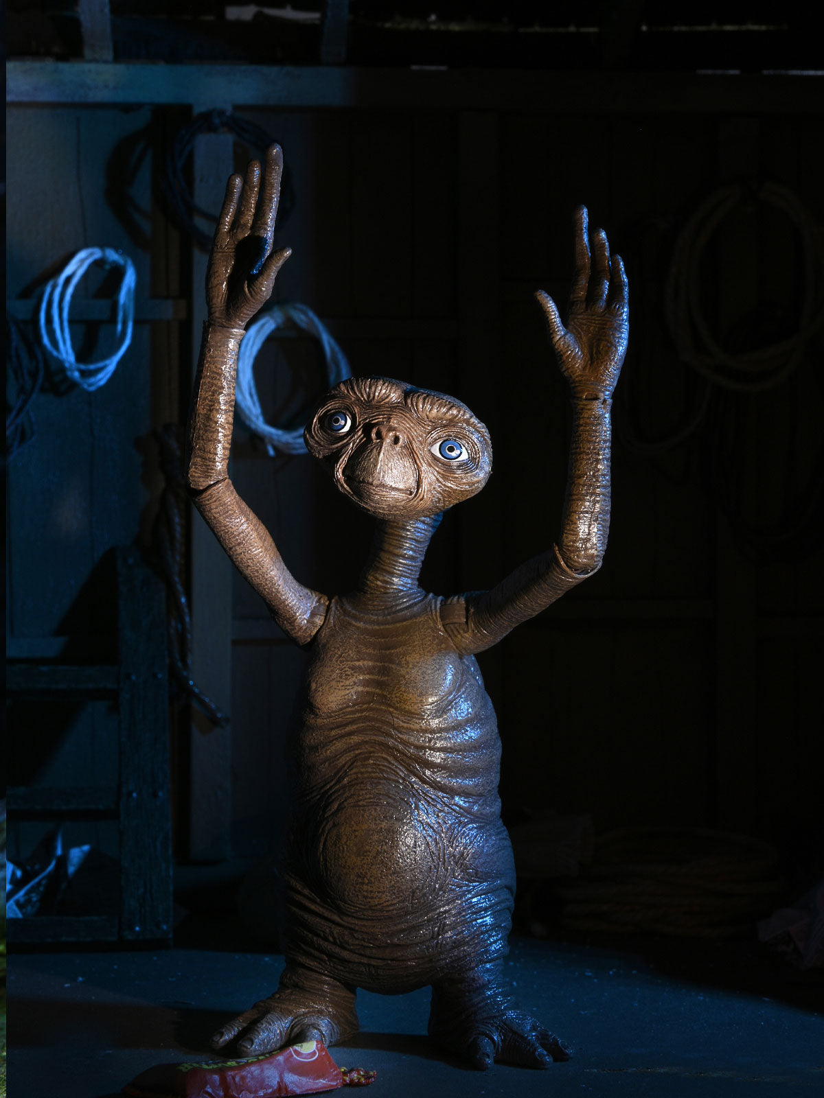 BUY E.T. ULTIMATE 40TH ANNIVERSARY - 7" ACTION FIGURE | NECA ONLINE AU