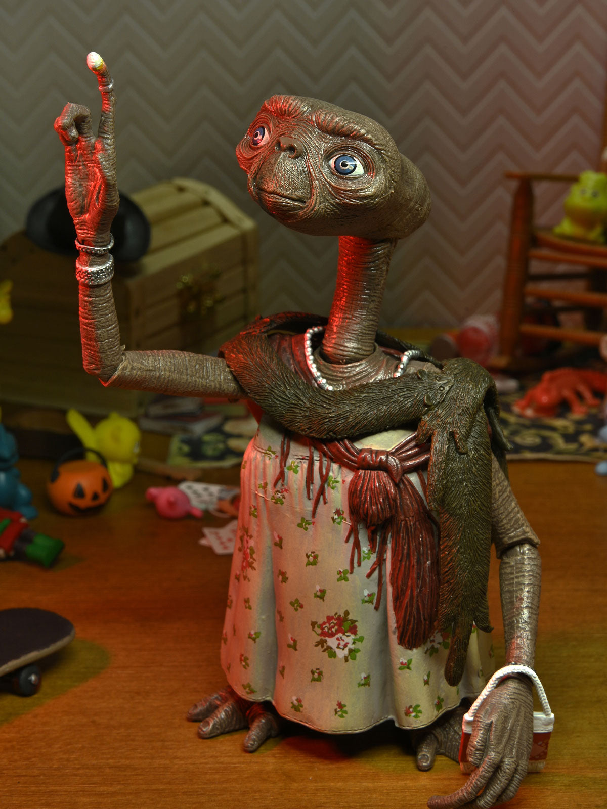 BUY E.T. ULTIMATE DRESS-UP 40TH ANNIVERSARY - 7" ACTION FIGURE | NECA ONLINE AU