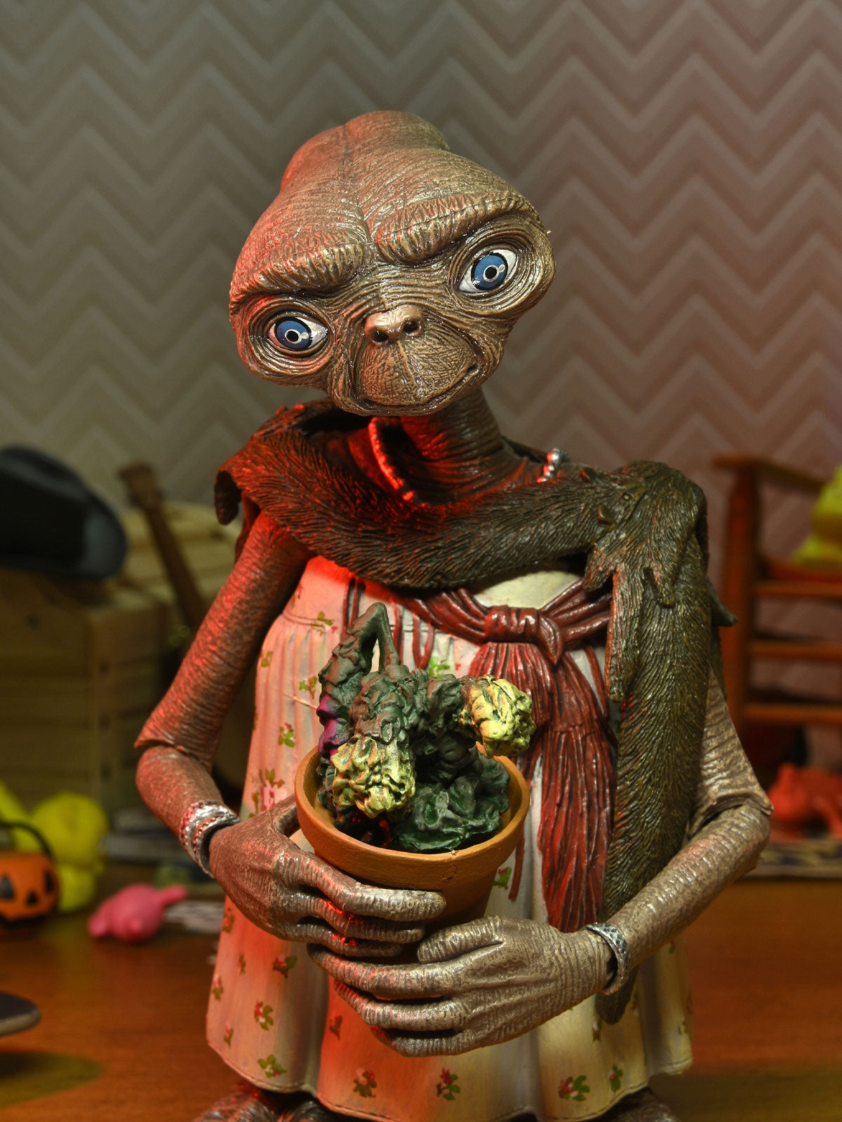 BUY E.T. ULTIMATE DRESS-UP 40TH ANNIVERSARY - 7" ACTION FIGURE | NECA ONLINE AU