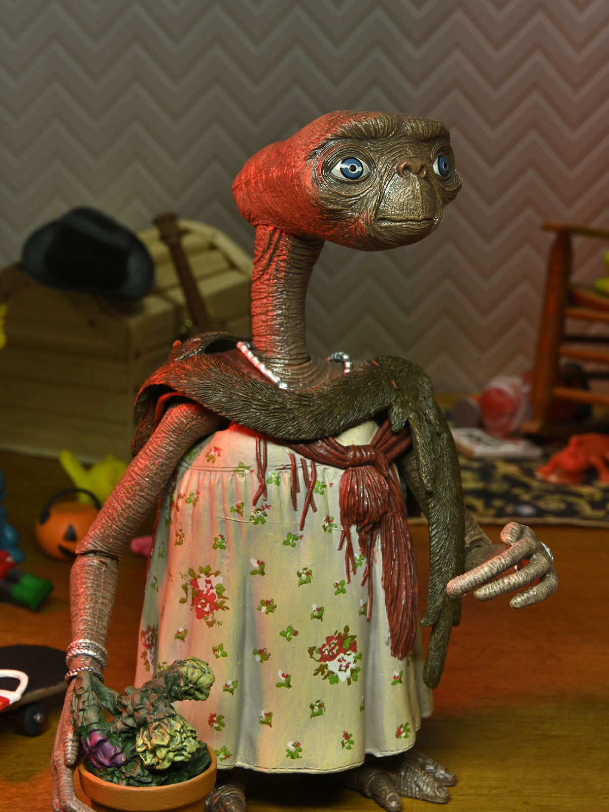 BUY E.T. ULTIMATE DRESS-UP 40TH ANNIVERSARY - 7" ACTION FIGURE | NECA ONLINE AU