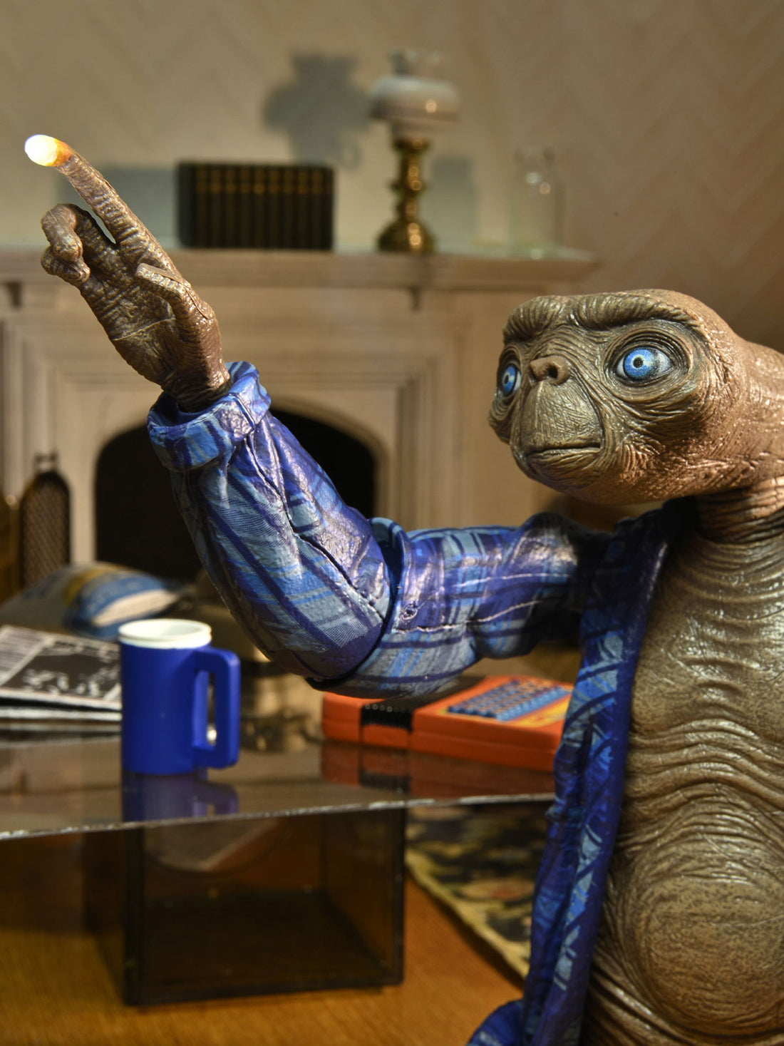 BUY E.T. ULTIMATE TELEPATHIC 40TH ANNIVERSARY - 7" ACTION FIGURE | NECA ONLINE AU