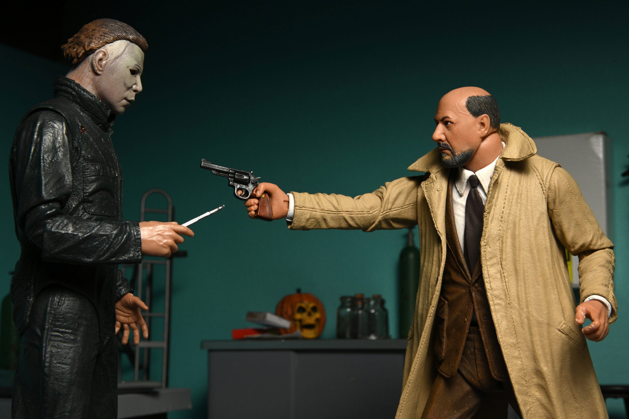 BUY HALLOWEEN - MICHAEL MYERS & DR LOOMIS ULTIMATE 2 PACK 7" ACTION FIGURES | NECA ONLINE AU