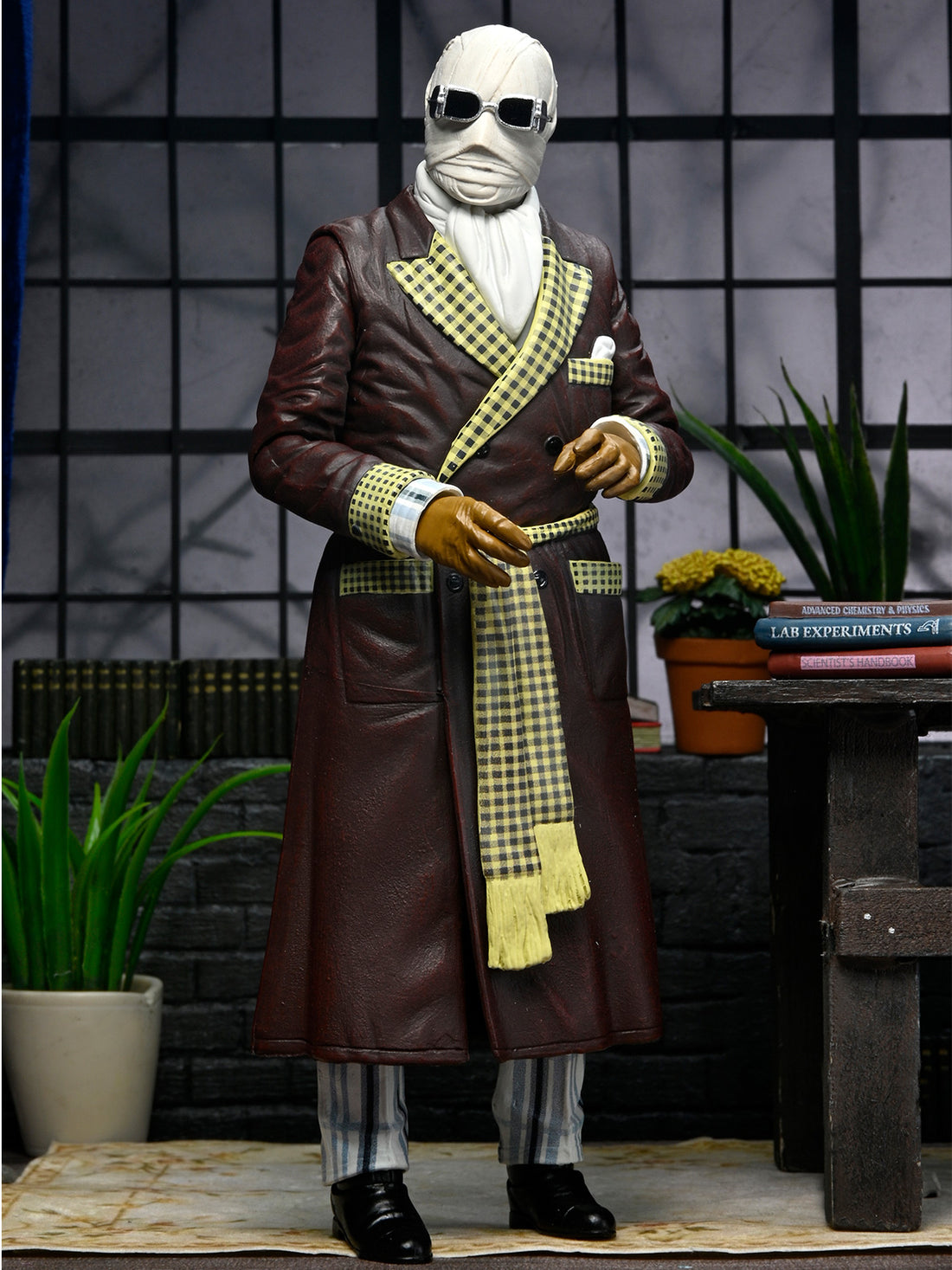INVISIBLE MAN ULTIMATE UNIVERSAL MONSTERS FIGURE "KEMP HOUSE" (COLOUR) - 7" SCALE ACTION FIGURE