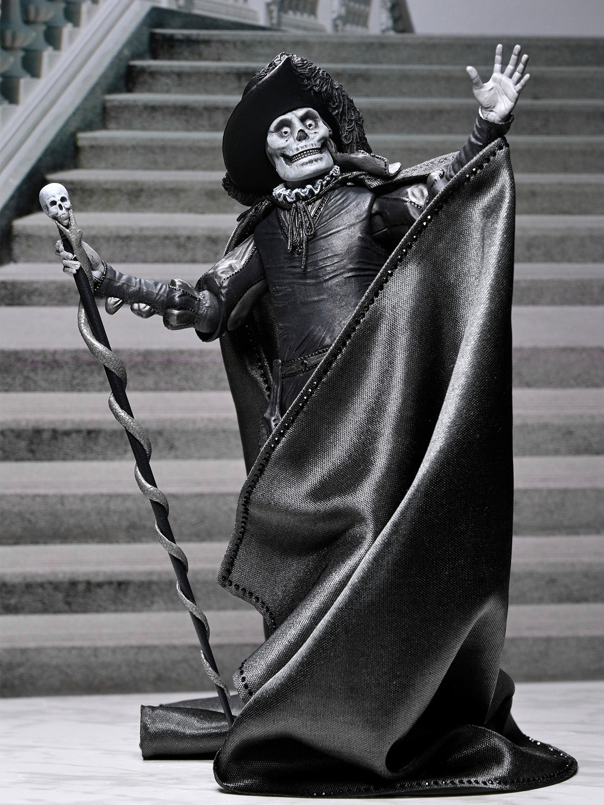 BUY NOW - PHANTOM OF THE OPERA (1925) ULTIMATE PHANTOM "MASQUE OF THE RED DEATH" - 7" SCALE FIGURE (B&W)| NECAONLINE.COM.AU