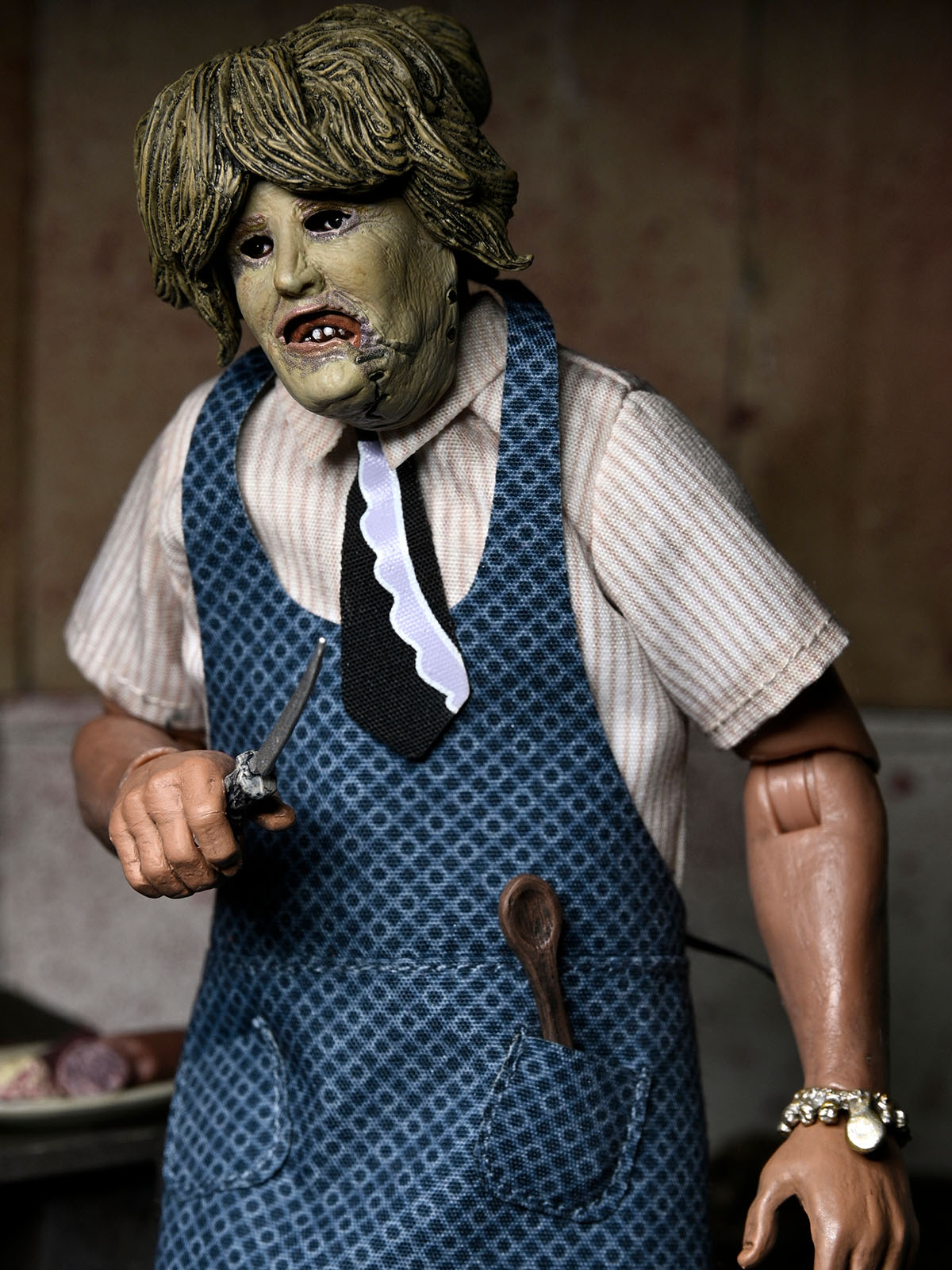 BUY NOW - TEXAS CHAINSAW MASSACRE LEATHERFACE WITH OLD LADY MASK - 8" CLOTHED ACTION FIGURE (WINDOW BOX) | NECAONLINE.COM.AU