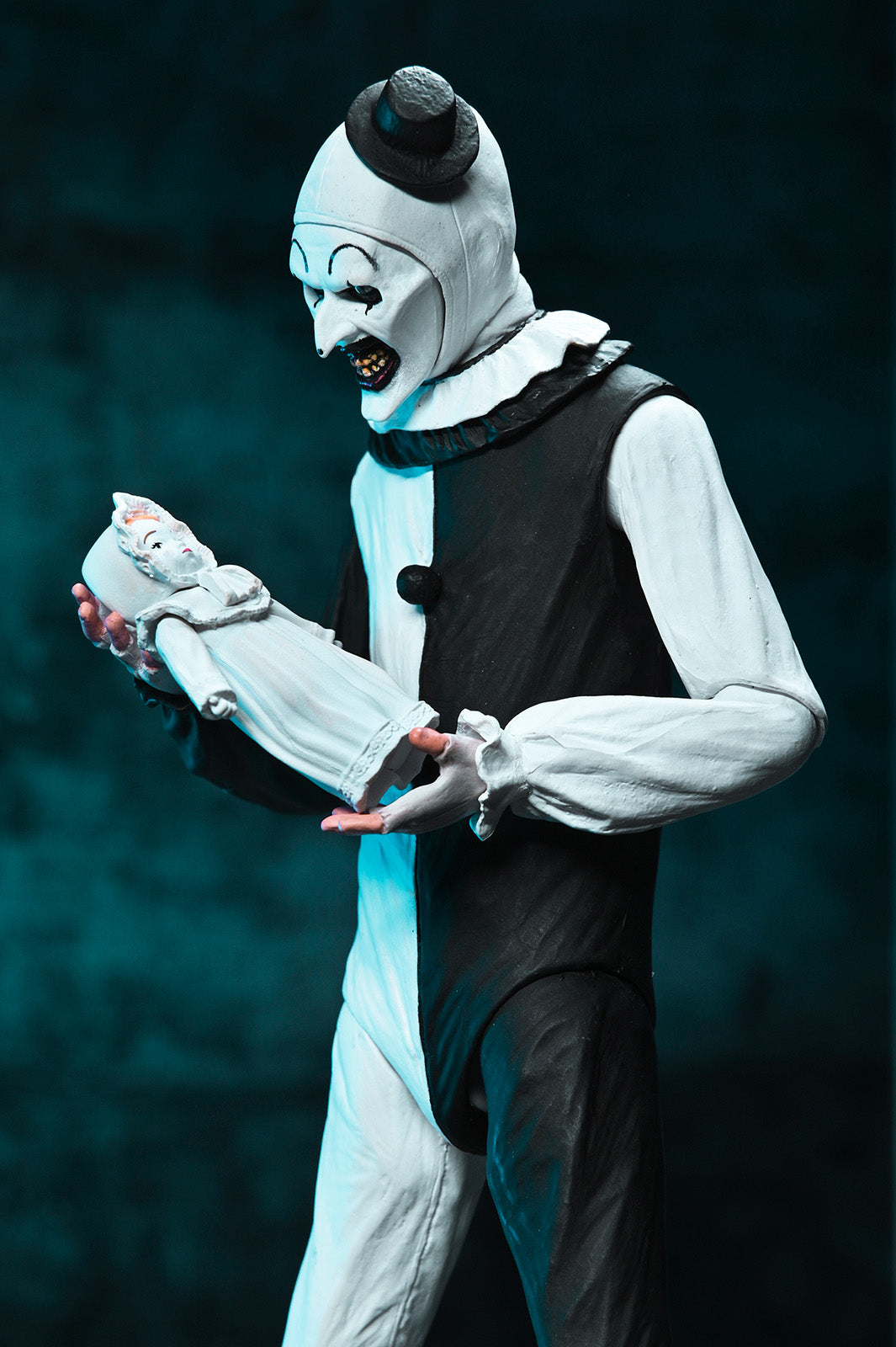 BUY NOW - TERRIFIER - ULTIMATE ART THE CLOWN 7" SCALE ACTION FIGURE | NECAONLINE.COM.AU