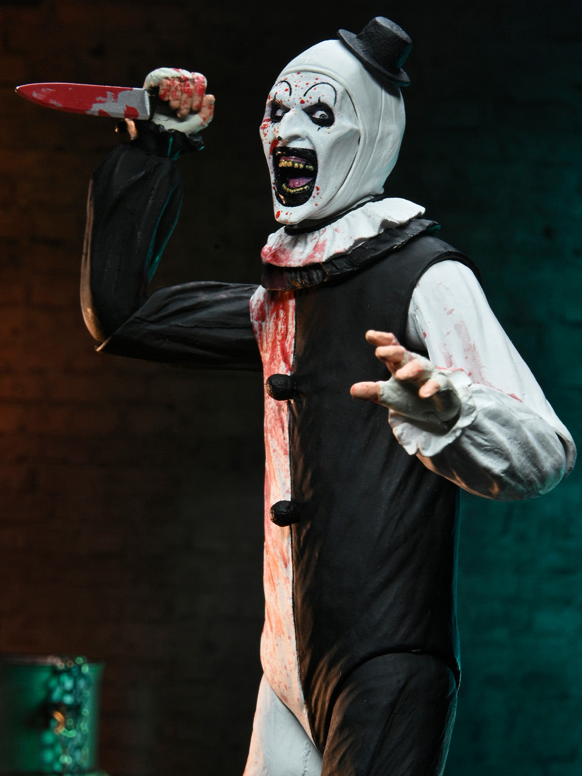 BUY NOW - TERRIFIER - ULTIMATE ART THE CLOWN (BLOOD SPLATTERED) - 7" SCALE ACTION FIGURE | NECAONLINE.COM.AU