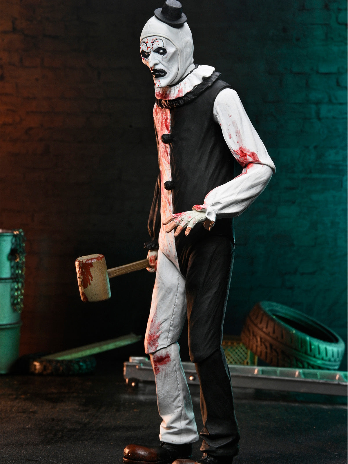 BUY NOW - TERRIFIER - ULTIMATE ART THE CLOWN (BLOOD SPLATTERED) - 7" SCALE ACTION FIGURE | NECAONLINE.COM.AU