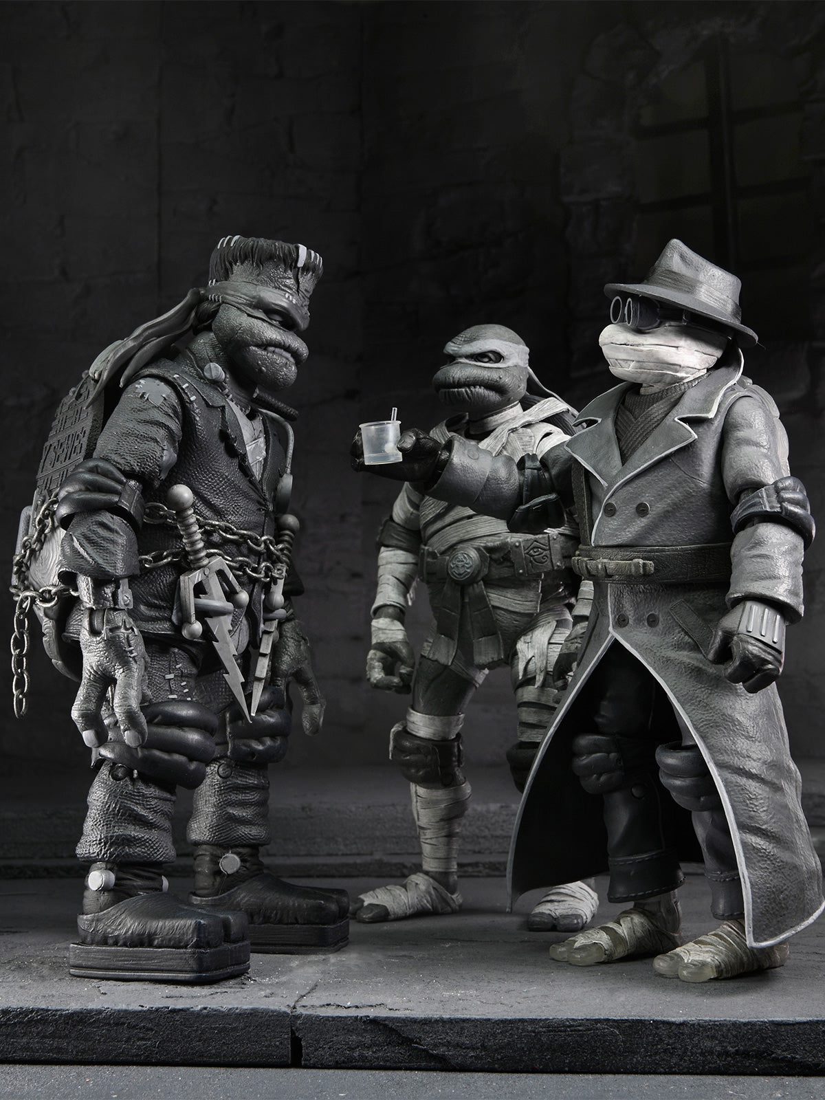 UNIVERSAL MONSTERS X TMNT 4 PACK TURTLES BLACK & WHITE - 7" SCALE ACTION FIGURES