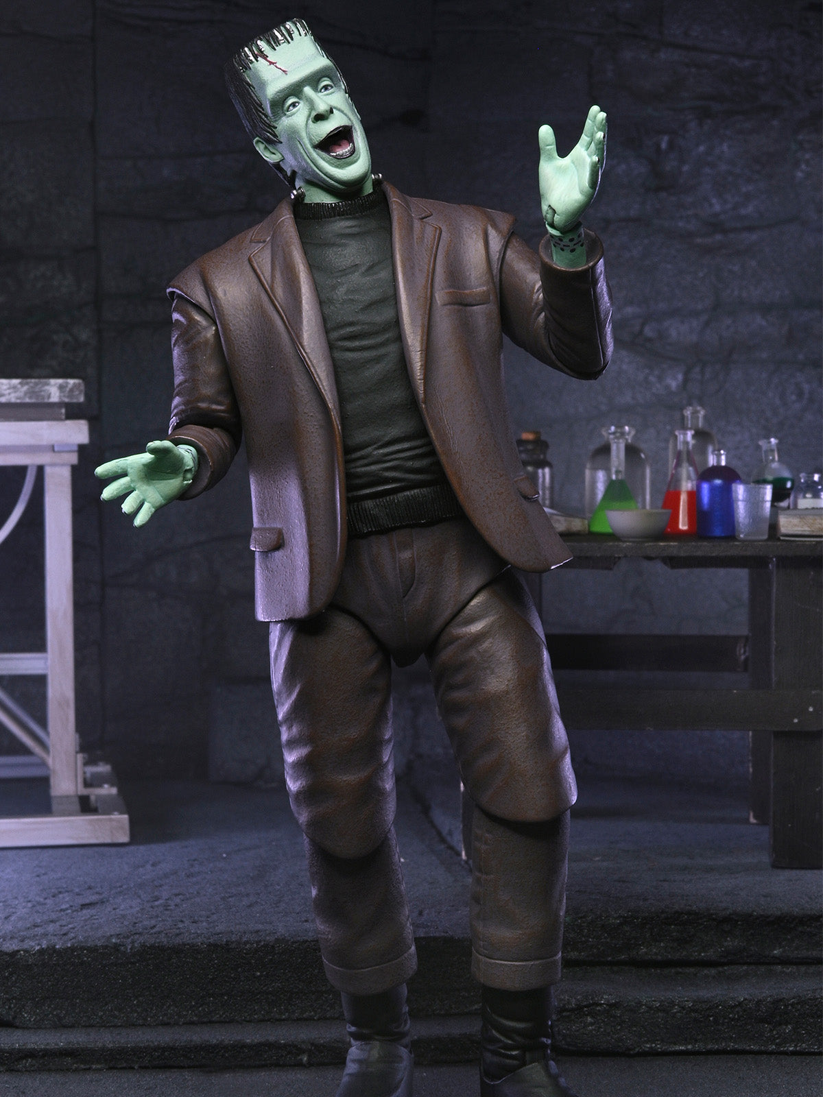 BUY NOW - THE MUNSTERS (TV SERIES) ULTIMATE HERMAN MUNSTER – 7″ SCALE ACTION FIGURE | NECAONLINE.COM.AU