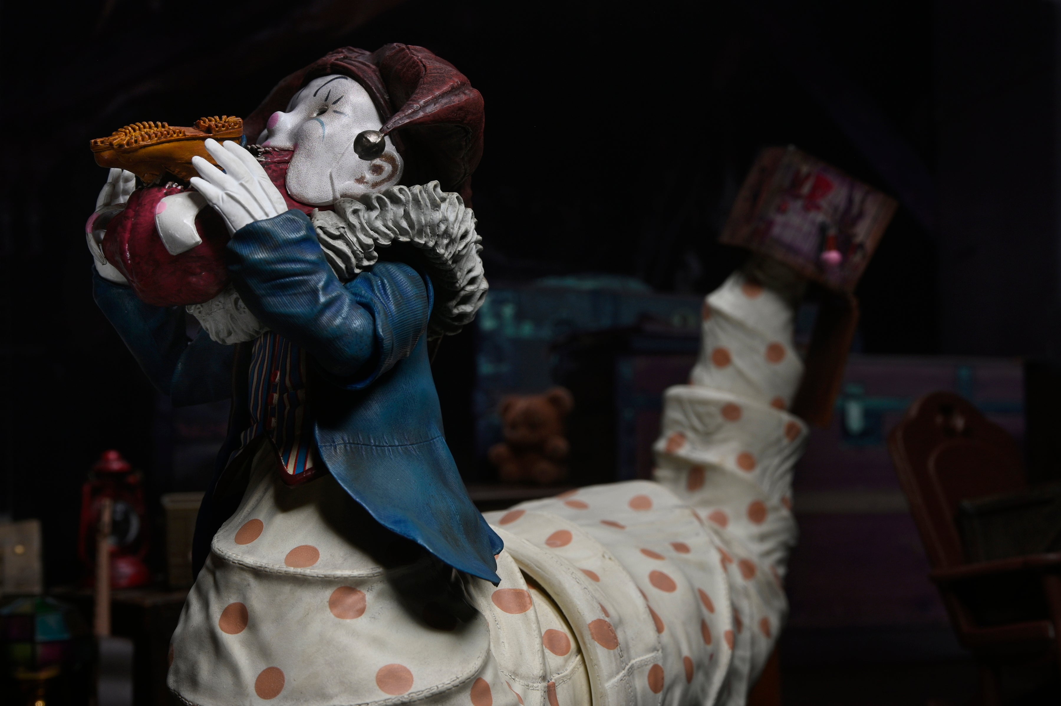 BUY NOW - KRAMPUS DER KLOWN DELUXE - 7&quot; SCALE ACTION FIGURE | NECA ONLINE AU
