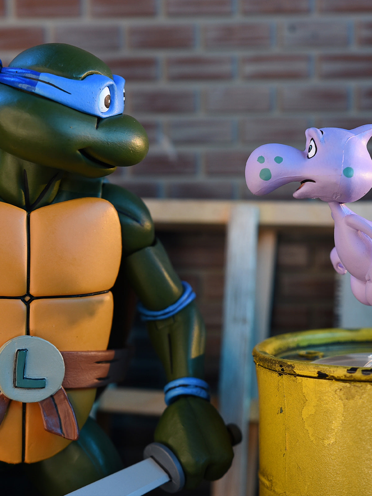 BUY NOW - TMNT ULTIMATE LEONARDO (VHS) 7&quot; SCALE ACTION FIGURE | NECA ONLINE AU 