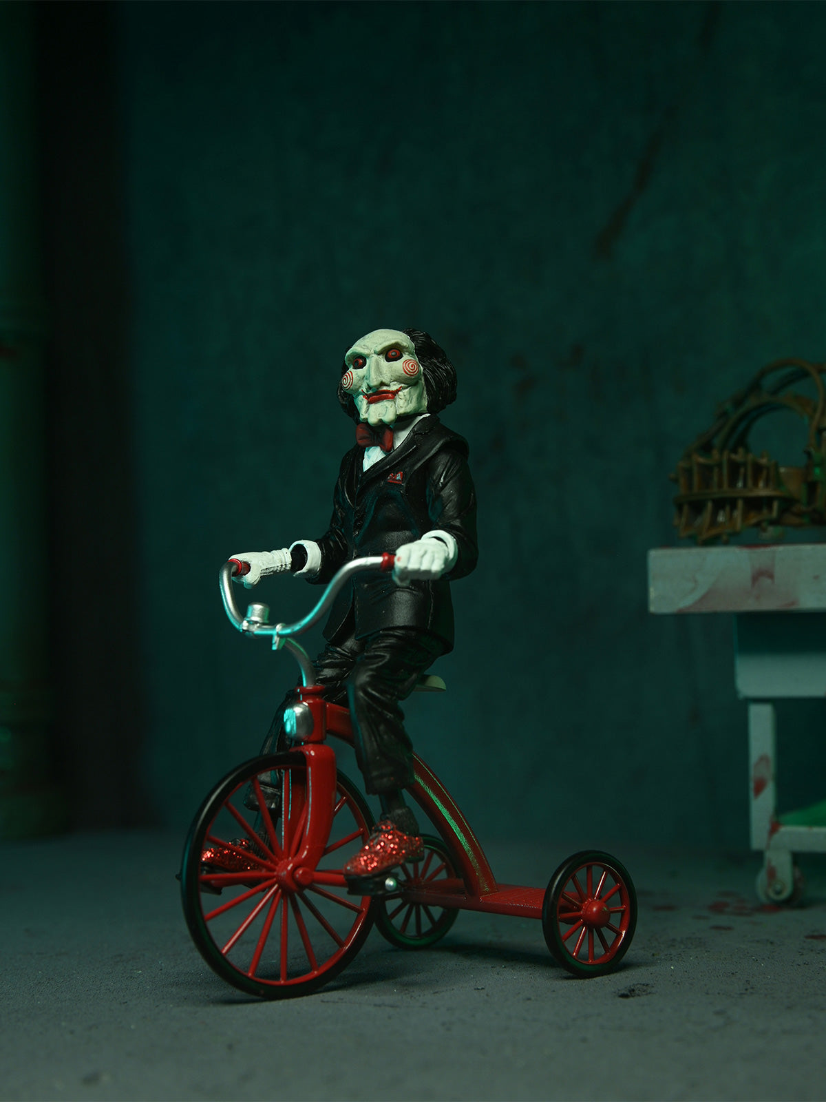 BUY NOW - SAW - ULTIMATE JIGSAW KILLER (RED ROBE) - 7&quot; SCALE ACTION FIGURE | NECAONLINE AU 