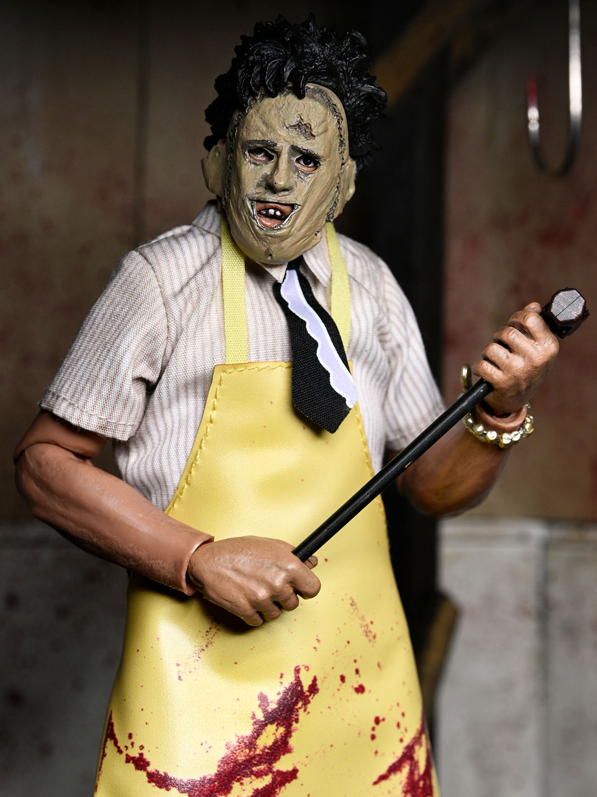 BUY NOW - TEXAS CHAINSAW MASSACRE LEATHERFACE - 8" CLOTHED ACTION FIGURE (WINDOW BOX) | NECAONLINE.COM.AU