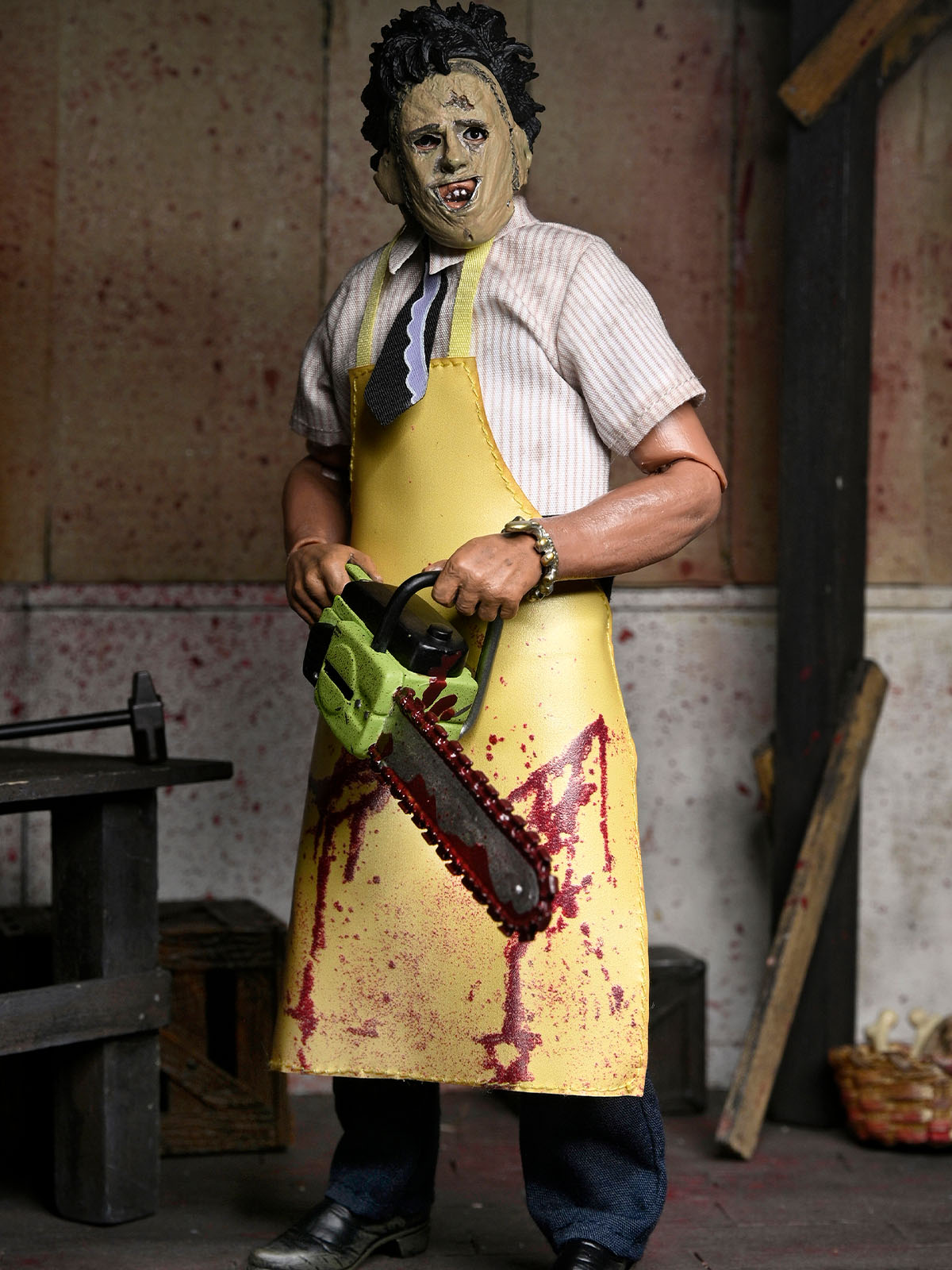 BUY NOW - TEXAS CHAINSAW MASSACRE LEATHERFACE - 8" CLOTHED ACTION FIGURE (WINDOW BOX) | NECAONLINE.COM.AU