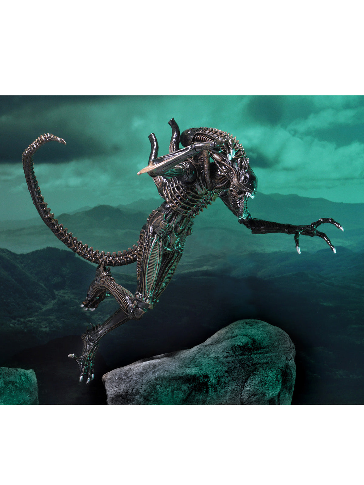 BUY NOW - ALIENS ULTIMATE ALIENS WARRIOR (1986) BROWN – 7″ SCALE ACTION FIGURE | NECAONLINE.COM.AU