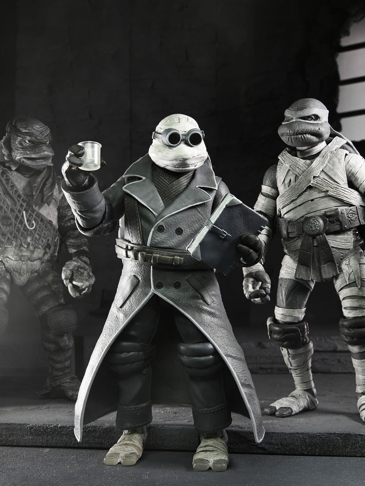 UNIVERSAL MONSTERS X TMNT 4 PACK TURTLES BLACK &amp; WHITE - 7&quot; SCALE ACTION FIGURES
