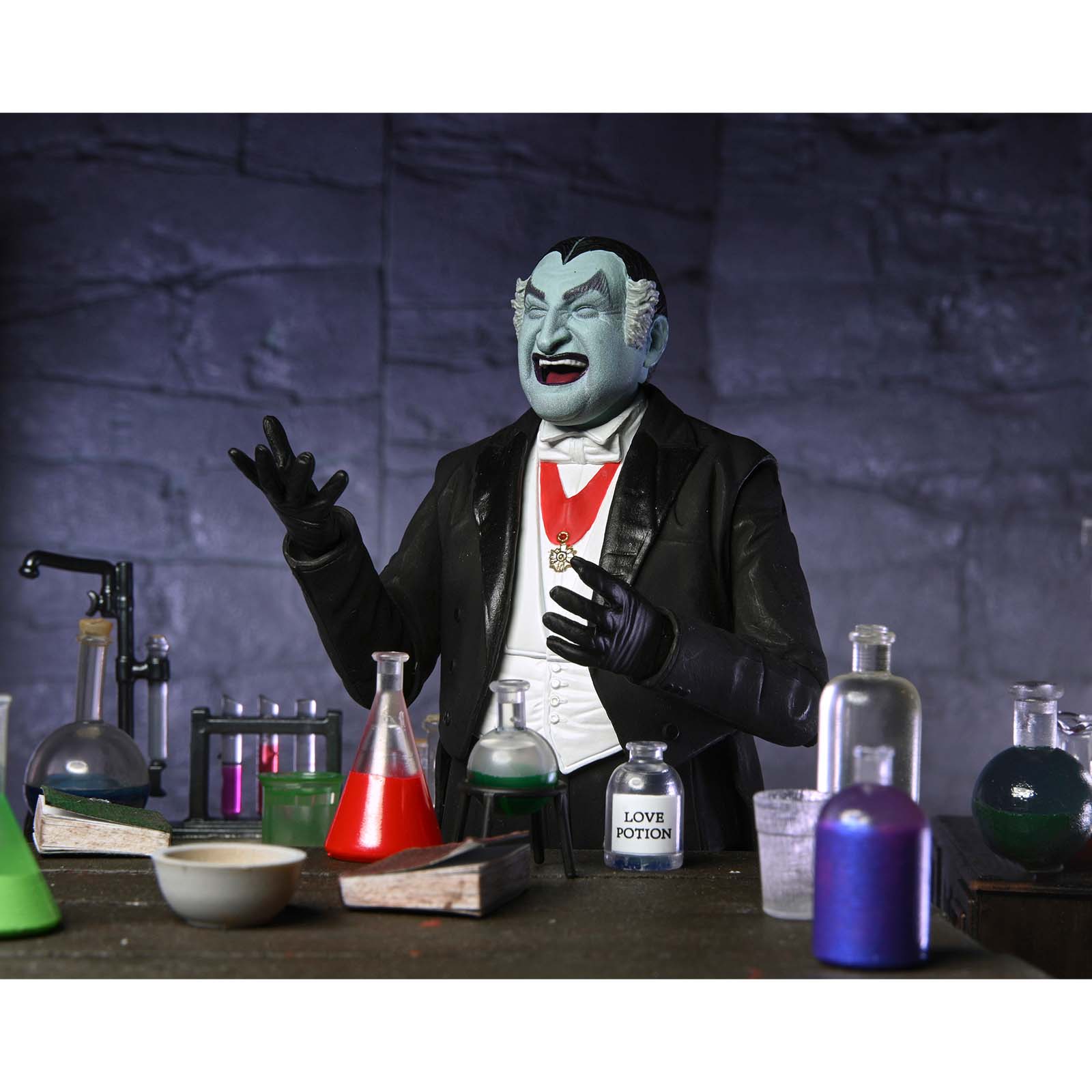 BUY NOW - THE MUNSTERS (TV SERIES) ULTIMATE GRANDPA MUNSTER – 7″ SCALE ACTION FIGURE | NECAONLINE.COM.AU