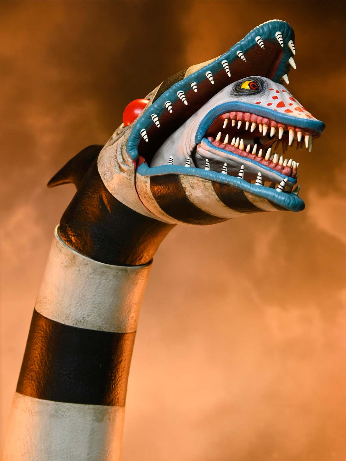 BUY NOW - BEETLEJUICE BEETLEJUICE ULTIMATE “MATADOR” BEETLEJUICE &amp; SANDWORM 7″ 2-PACK SCALE ACTION FIGURES | NECAONLINE.COM.AU