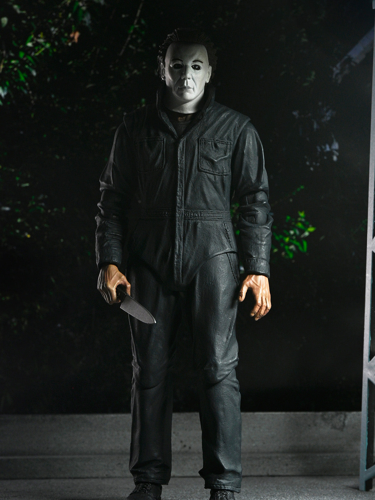 BUY NOW - HALLOWEEN RESURRECTION: ULTIMATE MICHAEL MYERS 7″ SCALE ACTION FIGURE | NECAONLINE.COM.AU