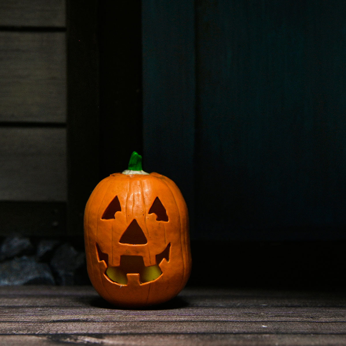 BUY NOW - HALLOWEEN RESURRECTION: ULTIMATE MICHAEL MYERS 7″ SCALE ACTION FIGURE | NECAONLINE.COM.AU