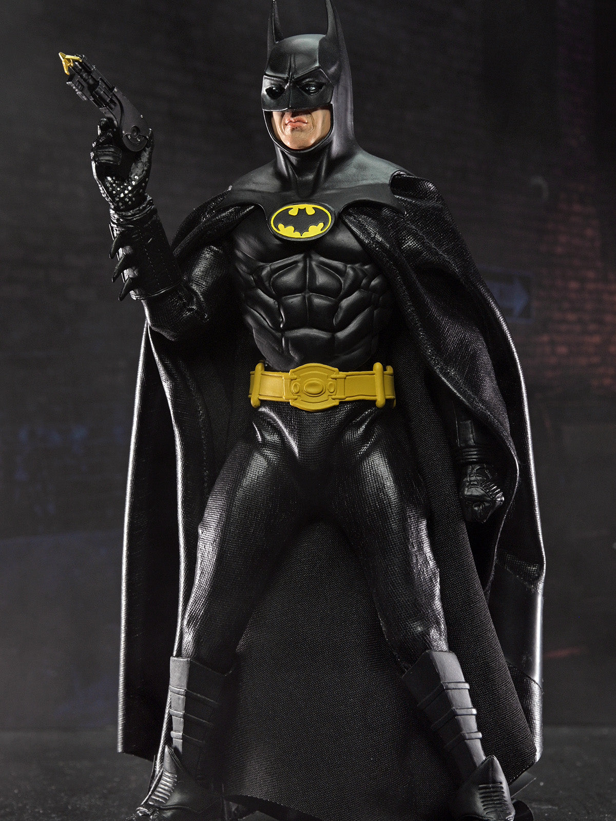 DC COMICS BATMAN (1989 FILM) – 8″ SCALE CLOTHED ACTION FIGURE